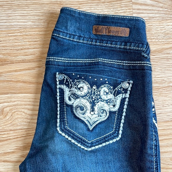 Wallflower Juniors size 3 Bling Straight Leg Jean - Picture 1 of 4
